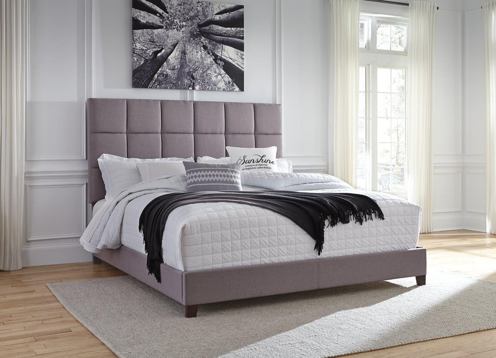 Dolante Upholstered Bed