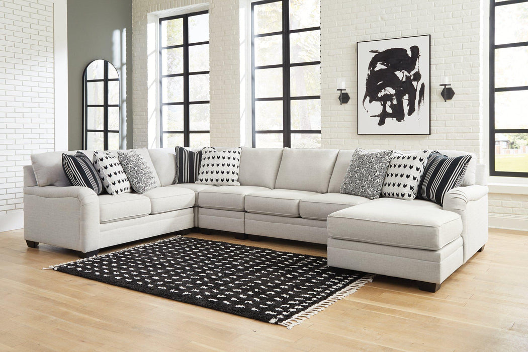 Huntsworth Living Room Set